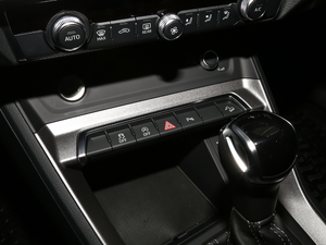 202045 TFSI quattro rЄӸ п؅^