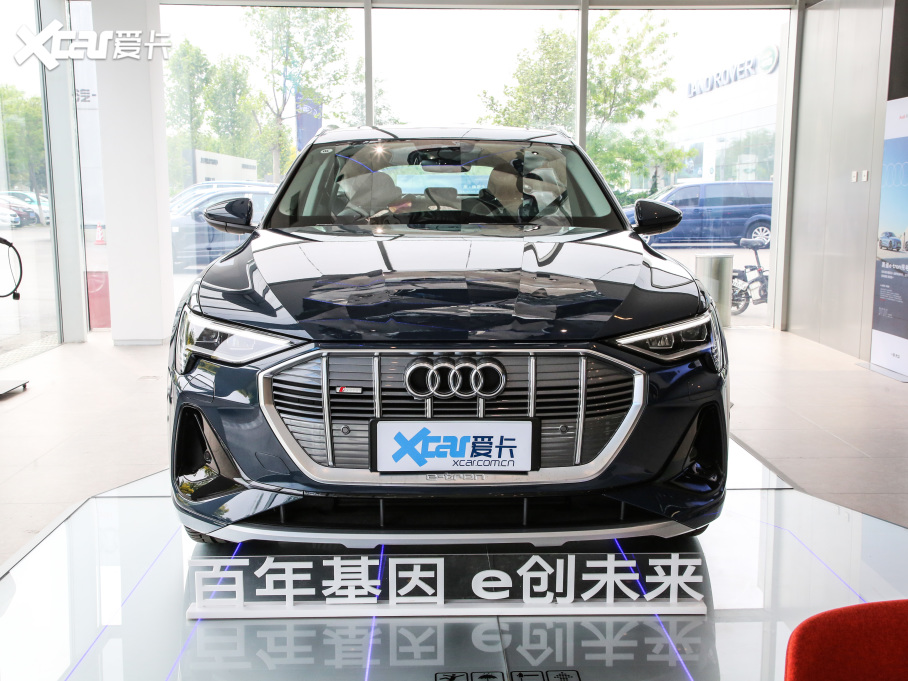 2021We-tron(M) Sportback 55 quattro A