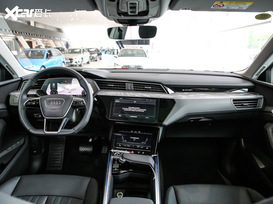 2021We-tron(M) Sportback 55 quattro A