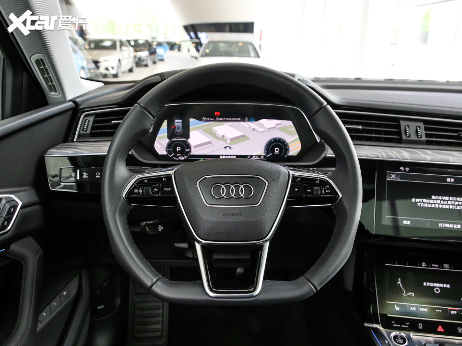 2021We-tron(M) Sportback 55 quattro A