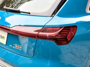 202150 quattro  (ji)^