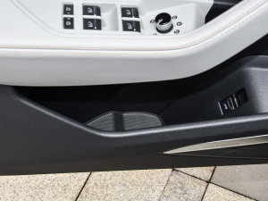 202150 quattro  ǰTg