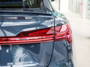 2021��Sportback 55 quattro ���A�� �������^