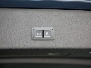 2021��Sportback 55 quattro ���A�� ���g����