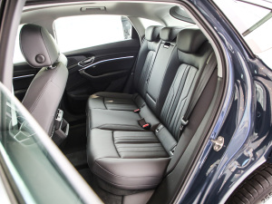 2021��Sportback 55 quattro ���A�� ���g����