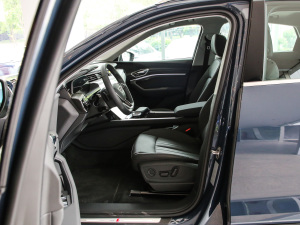 2021��Sportback 55 quattro ���A�� ���g����