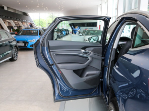 2021��Sportback 55 quattro ���A�� ���g����