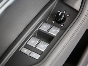 2021��Sportback 55 quattro ���A�� �п؅^