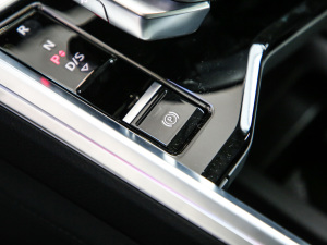 2021��Sportback 55 quattro ���A�� �п؅^