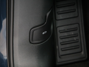 2021��Sportback 55 quattro ���A�� �п؅^