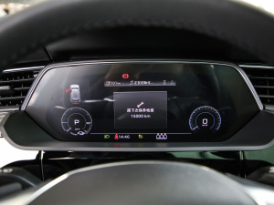 2021��Sportback 55 quattro ���A�� �п؅^