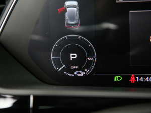 2021��Sportback 55 quattro ���A�� �п؅^