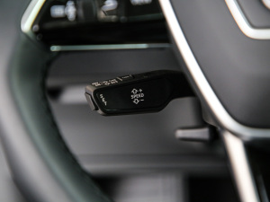 2021��Sportback 55 quattro ���A�� �п؅^