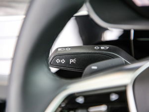 2021��Sportback 55 quattro ���A�� �п؅^