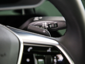 2021��Sportback 55 quattro ���A�� �п؅^