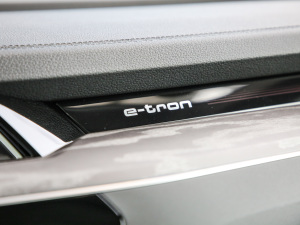 2021��Sportback 55 quattro ���A�� �п؅^(q��)