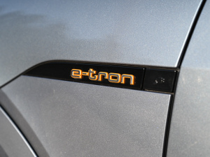 202150 quattro x (ji)^