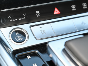 202150 quattro x п؅^