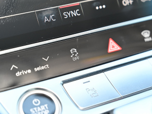 202150 quattro x п؅^