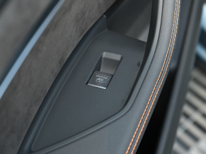 202150 quattro x ܇ƅ^(q)