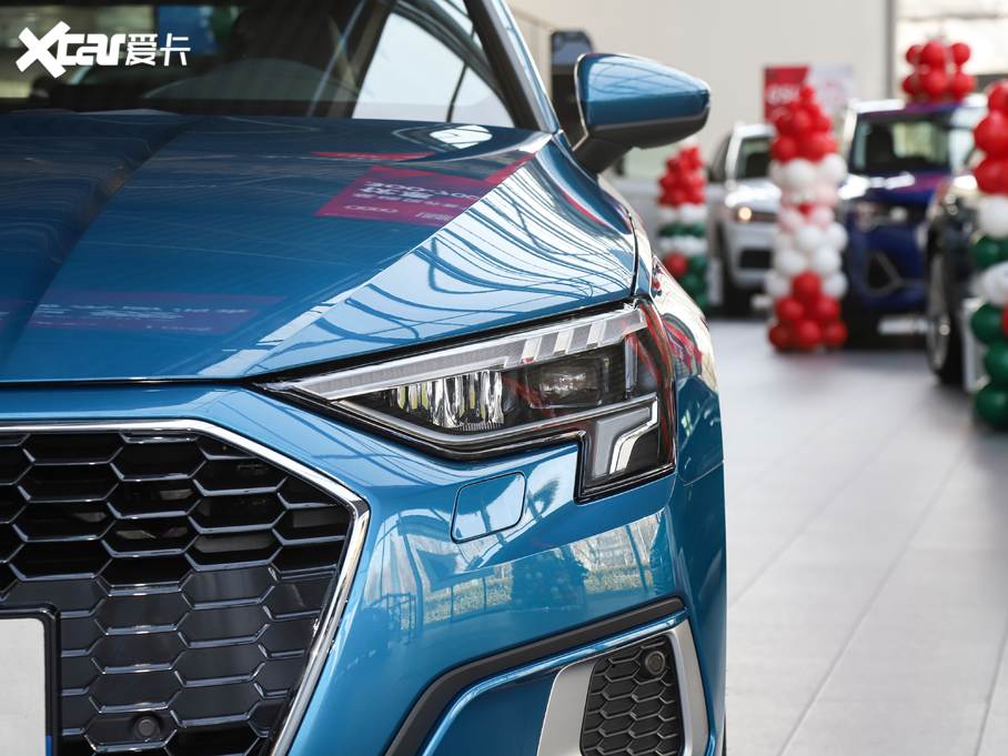 2021WA3 Sportback 35 TFSI r