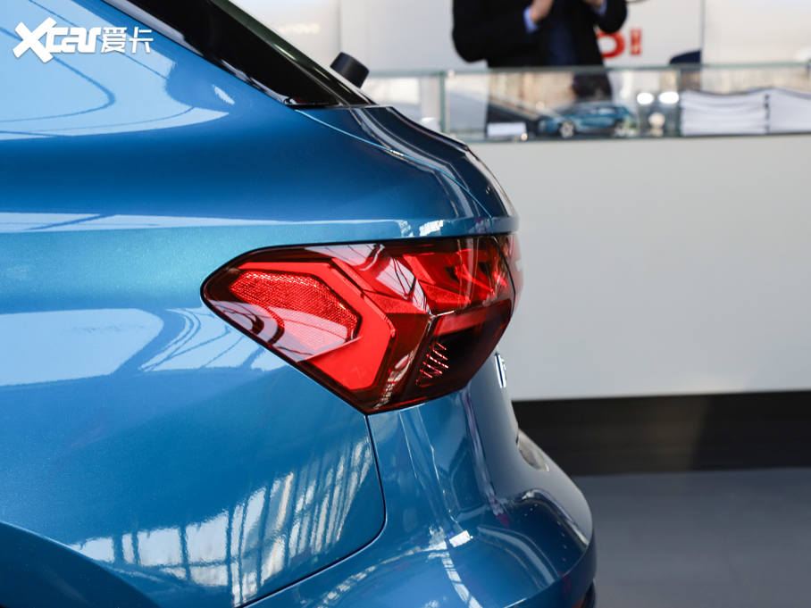 2021?yun)WA3 Sportback 35 TFSI r(sh)