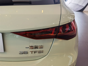 2021Sportback 35 TFSI ȡ β