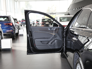 202145 TFSI quattro {λ܇T