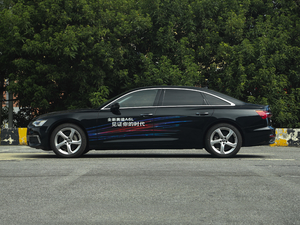 202145 TFSI quattro (c)