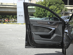 202145 TFSI quattro {λ܇T