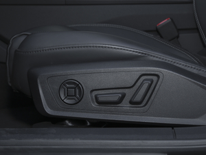 202145 TFSI quattro {{