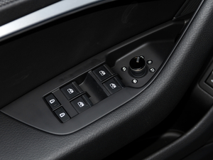 202145 TFSI quattroxӸ {܇ƅ^	