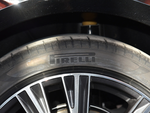 202145 TFSI quattro Ӹ ݆̥Ʒ