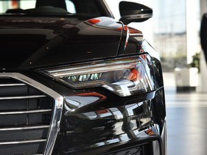 202145 TFSI quattro Ӹ 