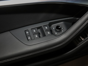 202155 TFSI quattro ŞӸ {܇ƅ^	