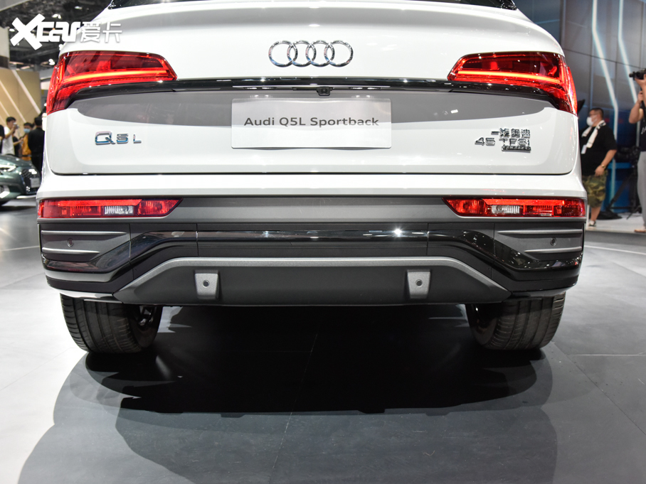 2021WQ5L Sportback 40 TFSI ؄e