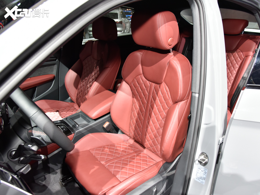 2021WQ5L Sportback 40 TFSI ؄e