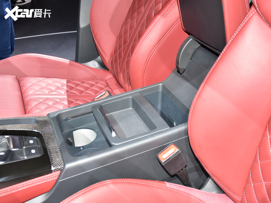 2021WQ5L Sportback 40 TFSI ؄e