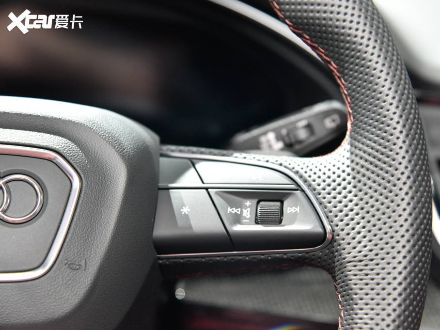 2021WQ5L Sportback 40 TFSI ؄e