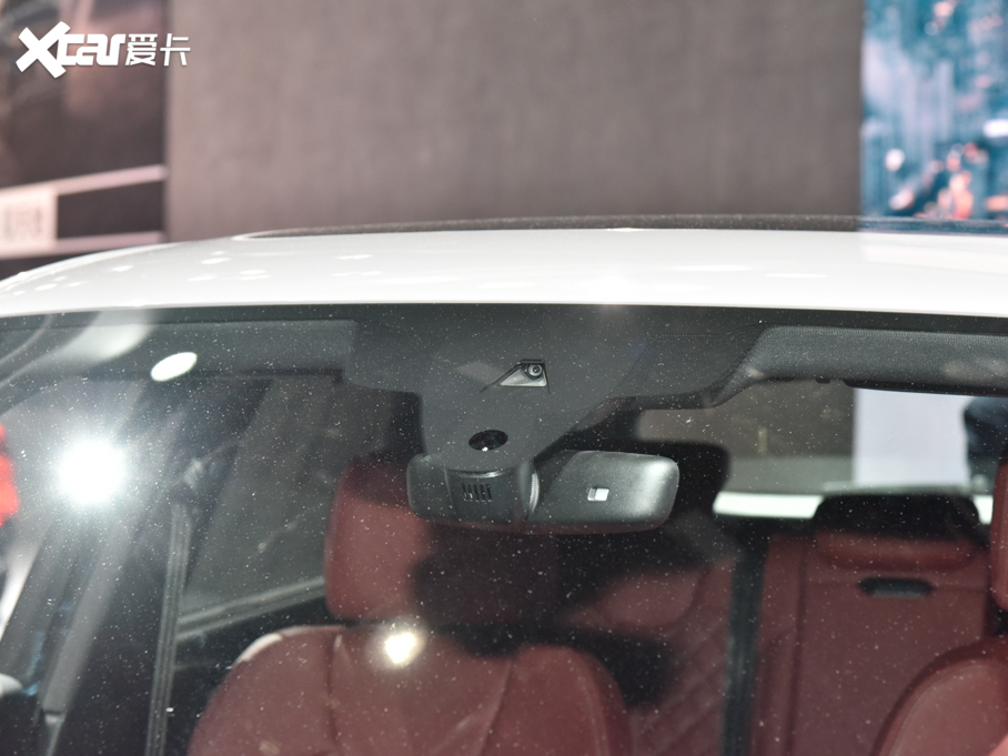 2021WQ5L Sportback 40 TFSI ؄e