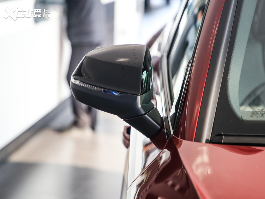 2021?yun)WQ5L Sportback 45 TFSI x