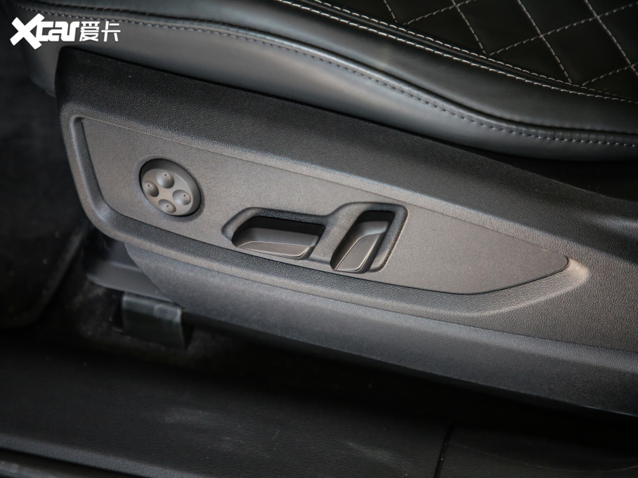 2021?yun)WQ5L Sportback 45 TFSI x