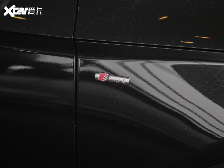 2021��W��Q5L Sportback 40 TFSI ���A��