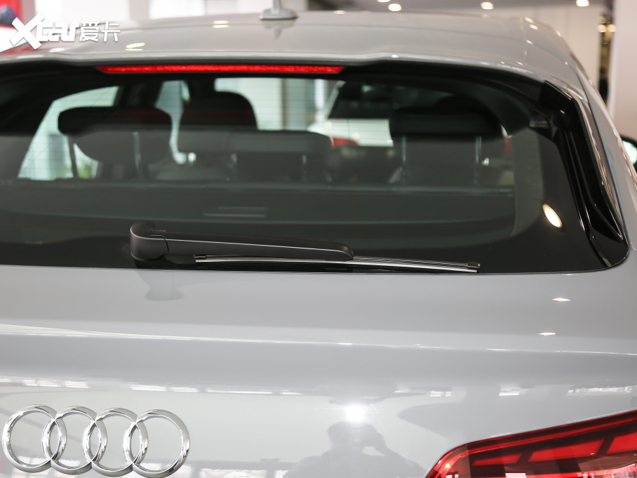 2021WQ5L Sportback 40 TFSI ؄e