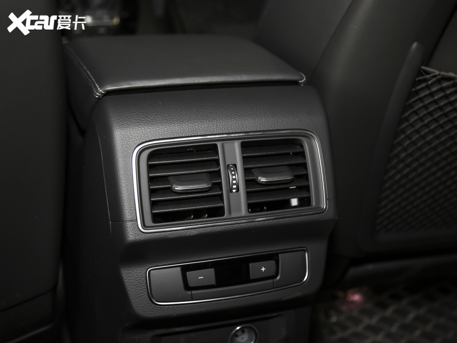 2021WQ5L Sportback 40 TFSI ؄e