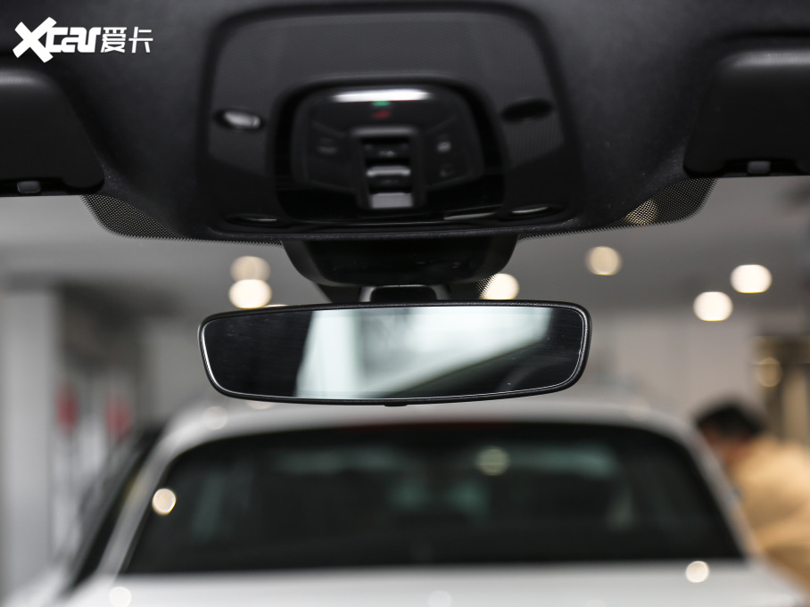 2021WQ5L Sportback 40 TFSI ؄e