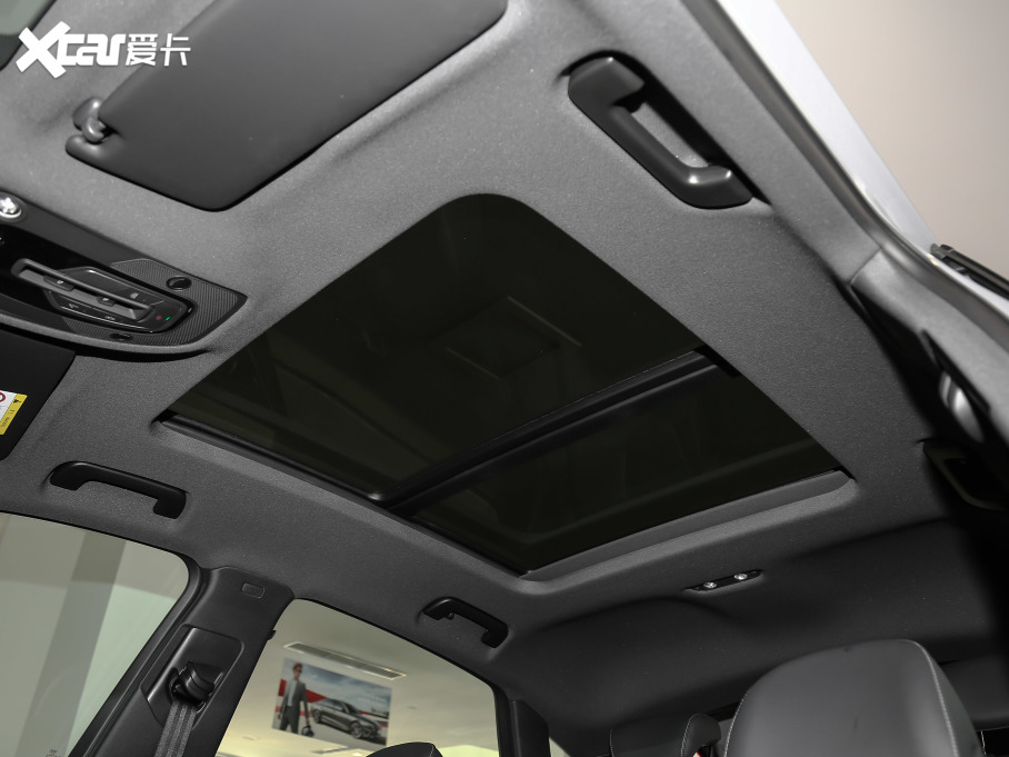 2021WQ5L Sportback 40 TFSI ؄e