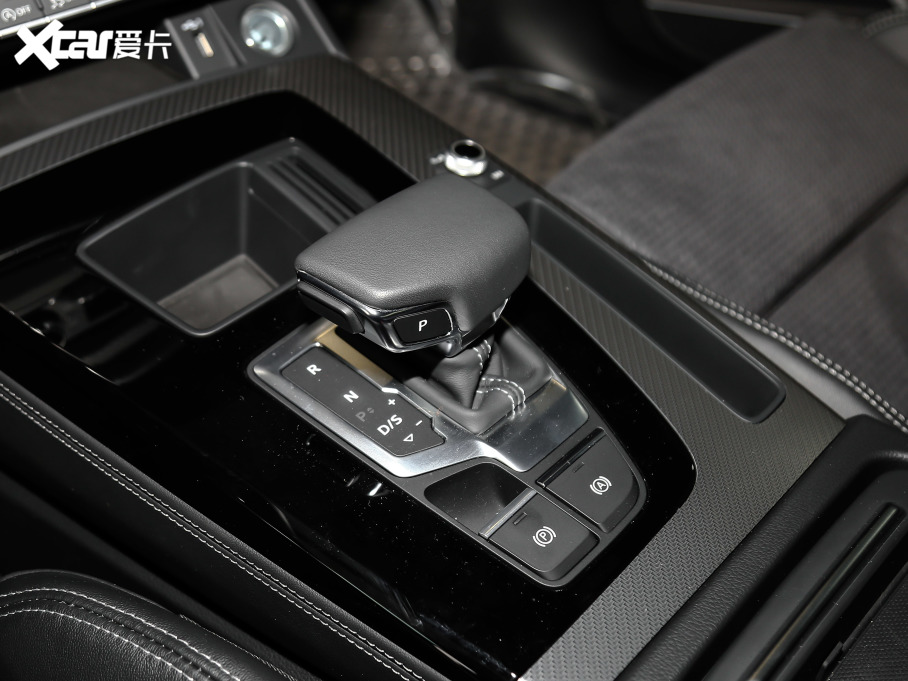 2021WQ5L Sportback 40 TFSI ؄e