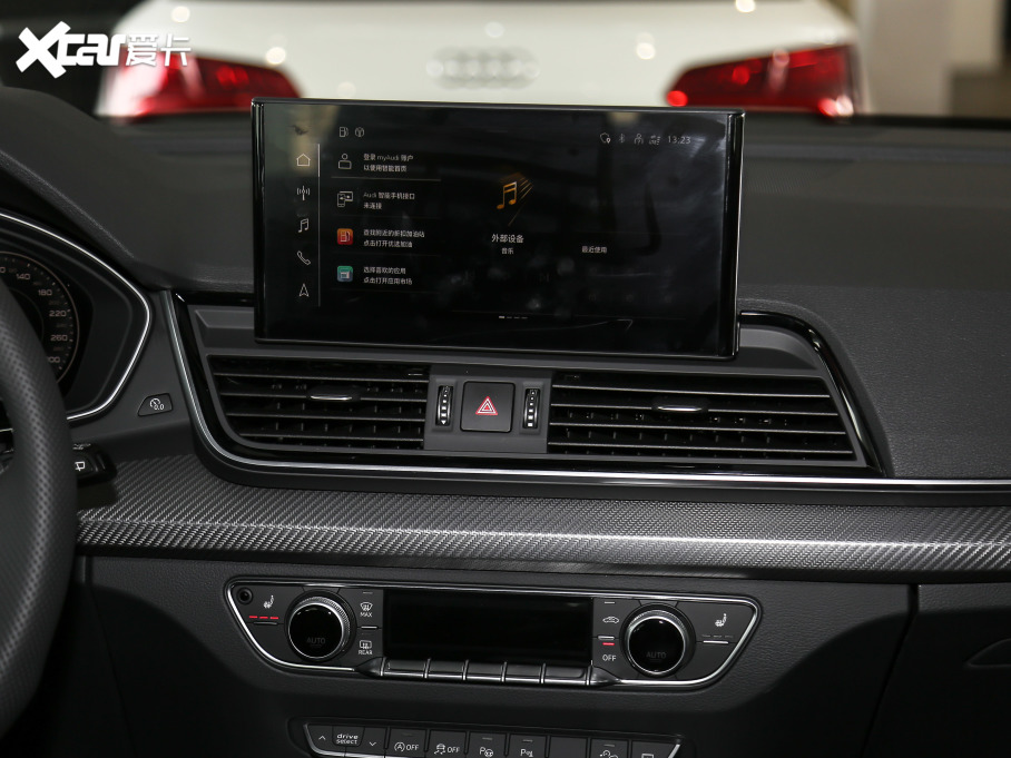 2021?yun)WQ5L Sportback 40 TFSI ؄e