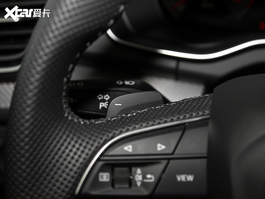 2021WQ5L Sportback 40 TFSI ؄e